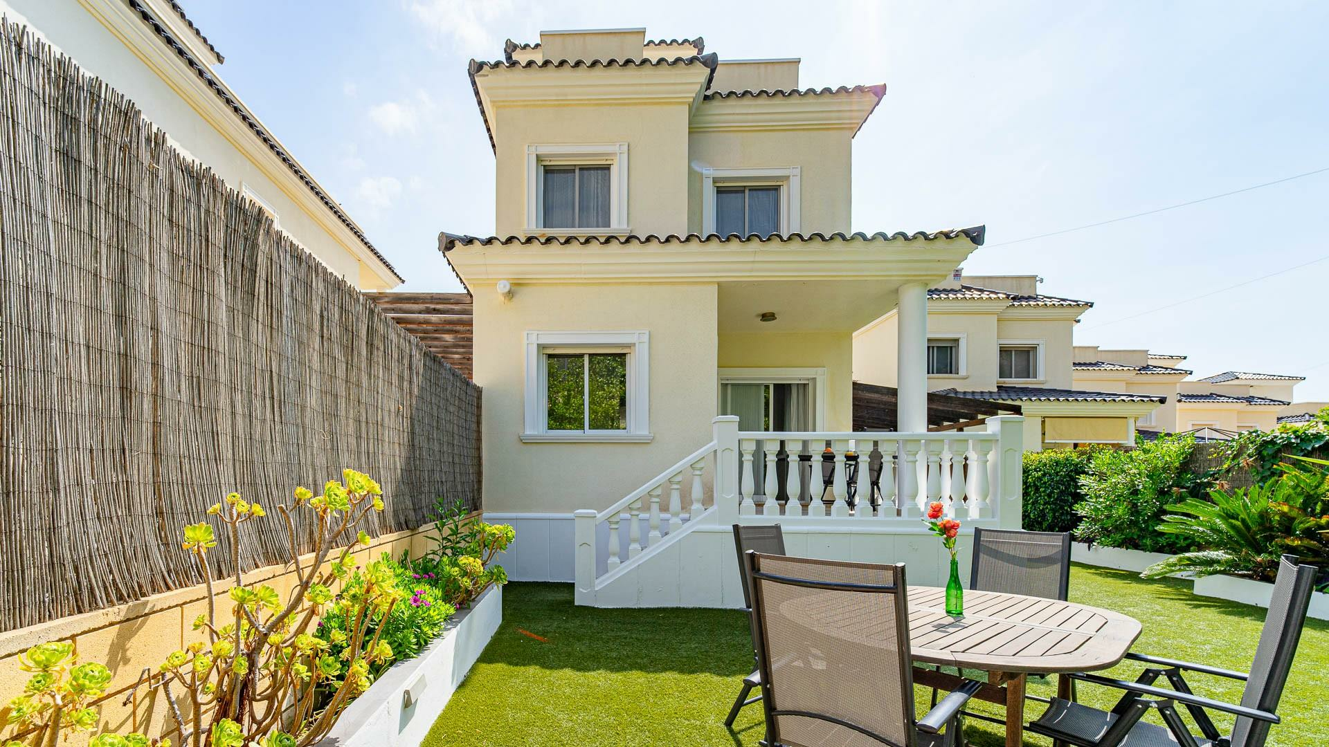 5-bedroom Villa In El Campello, Spain (245 M²)