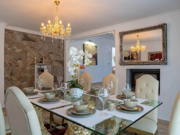 4-bedroom Villa In San Miguel De Salinas, Spain (302 M²)