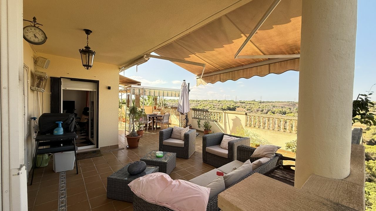 5-bedroom Villa In Orihuela Costa, Spain (214 M²)