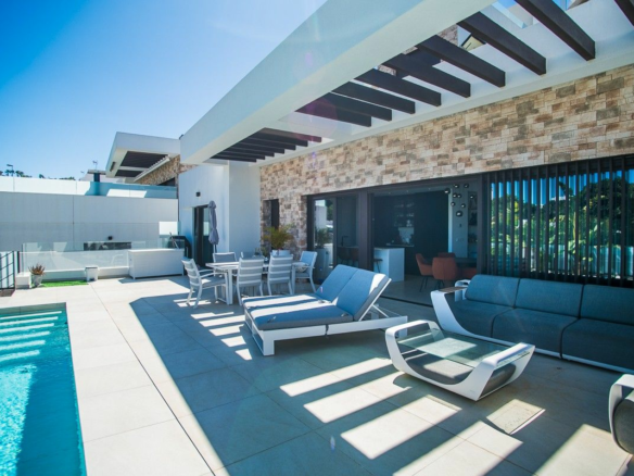 4-bedroom Villa In Formentera Del Segura, Spain (203 M²)