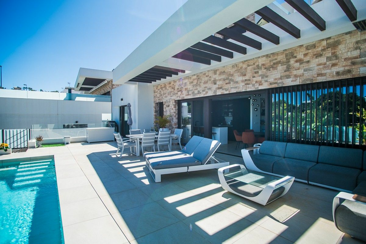 4-bedroom Villa In Formentera Del Segura, Spain (203 M²)