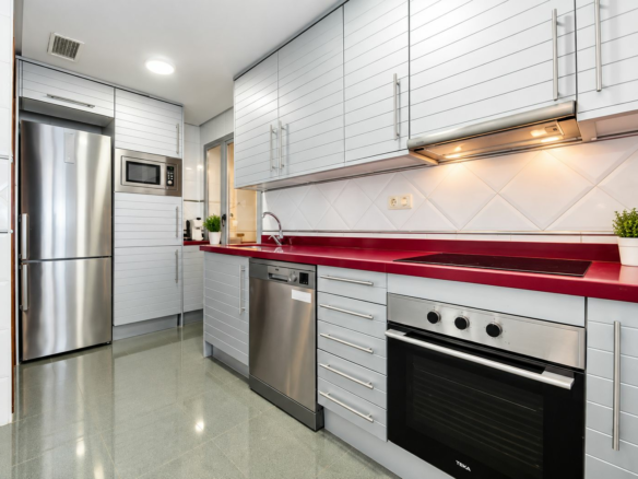 3-bedroom Apartment In Torrevieja, Spain (120 M²)