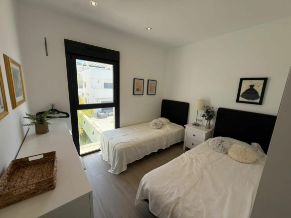 3-bedroom Apartment In Pilar De La Horadada, Spain