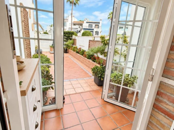 3-bedroom Villa In Orihuela Costa, Spain (320 M² Plot)