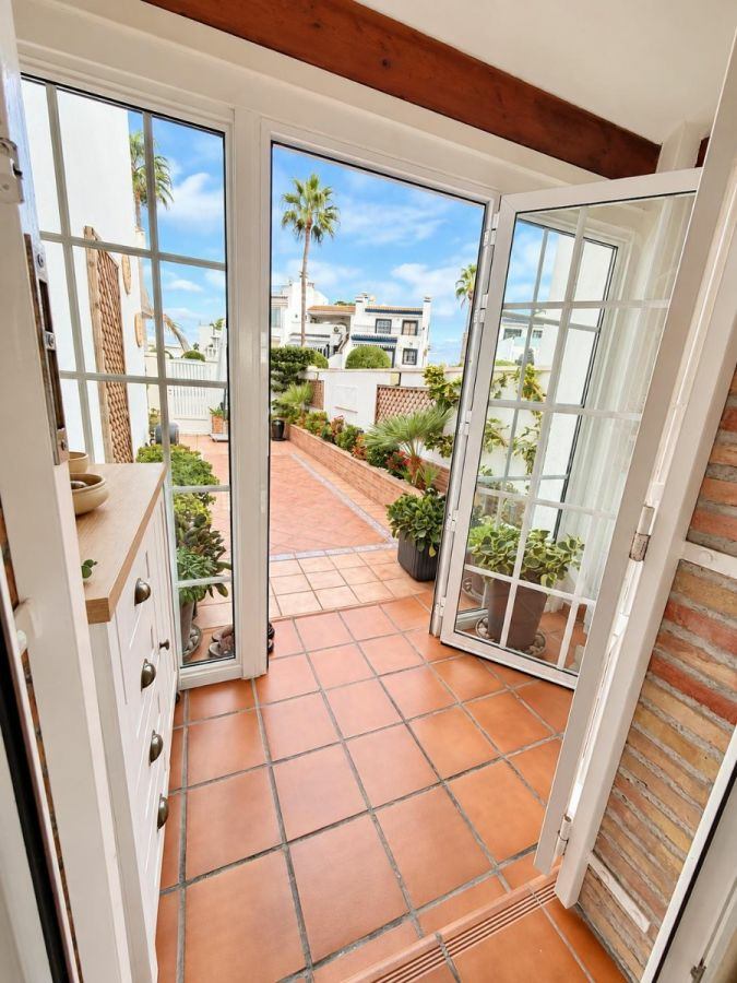 3-bedroom Villa In Orihuela Costa, Spain (320 M² Plot)