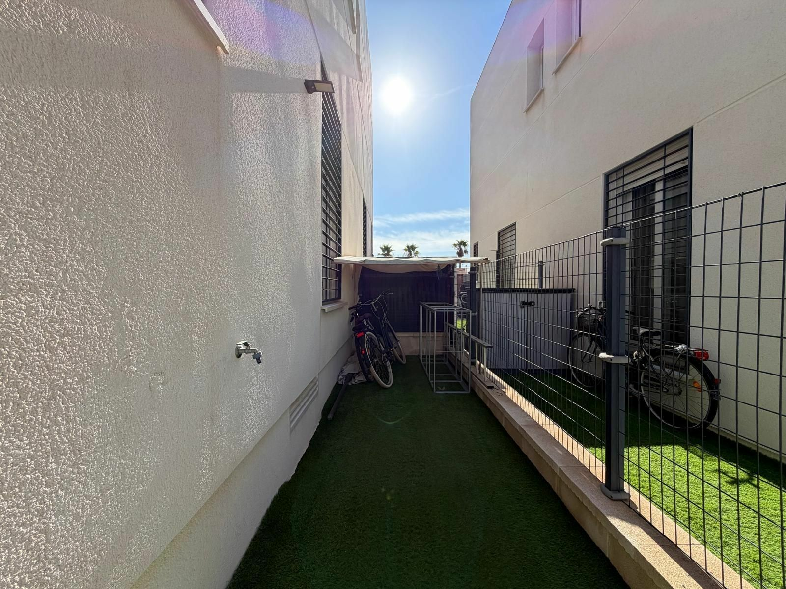 2-9-83c66e 3-bedroom House In Torrevieja, Spain (197 M²)