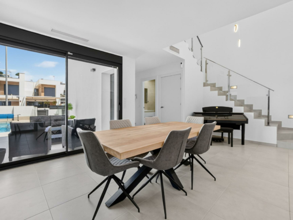 5-bedroom Villa In Rojales, Spain (214 M²)