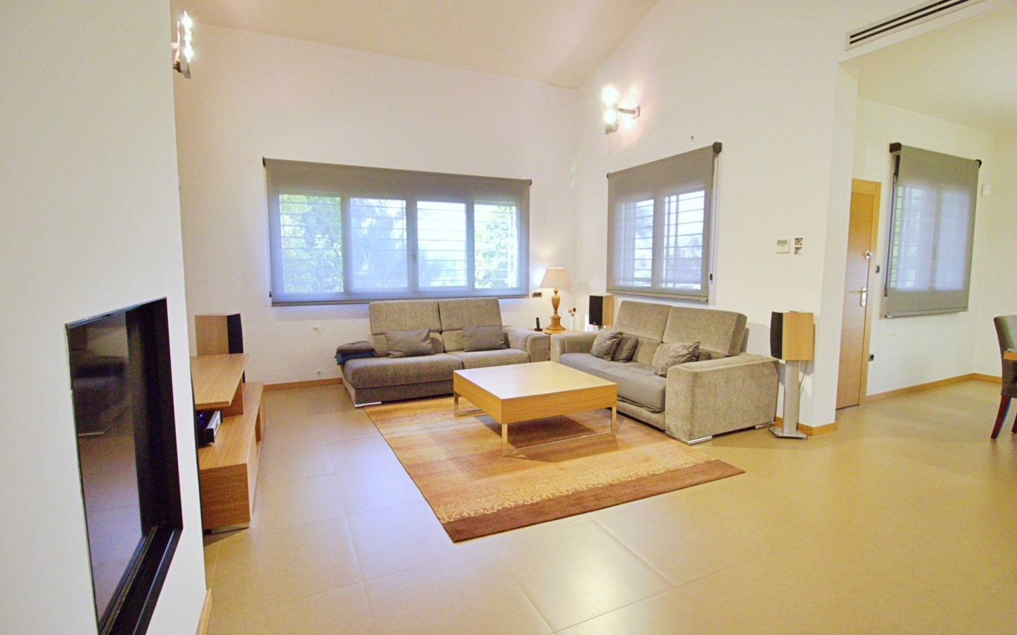 4-bedroom Villa In Peña Las Aguilas, Spain (500 M²)