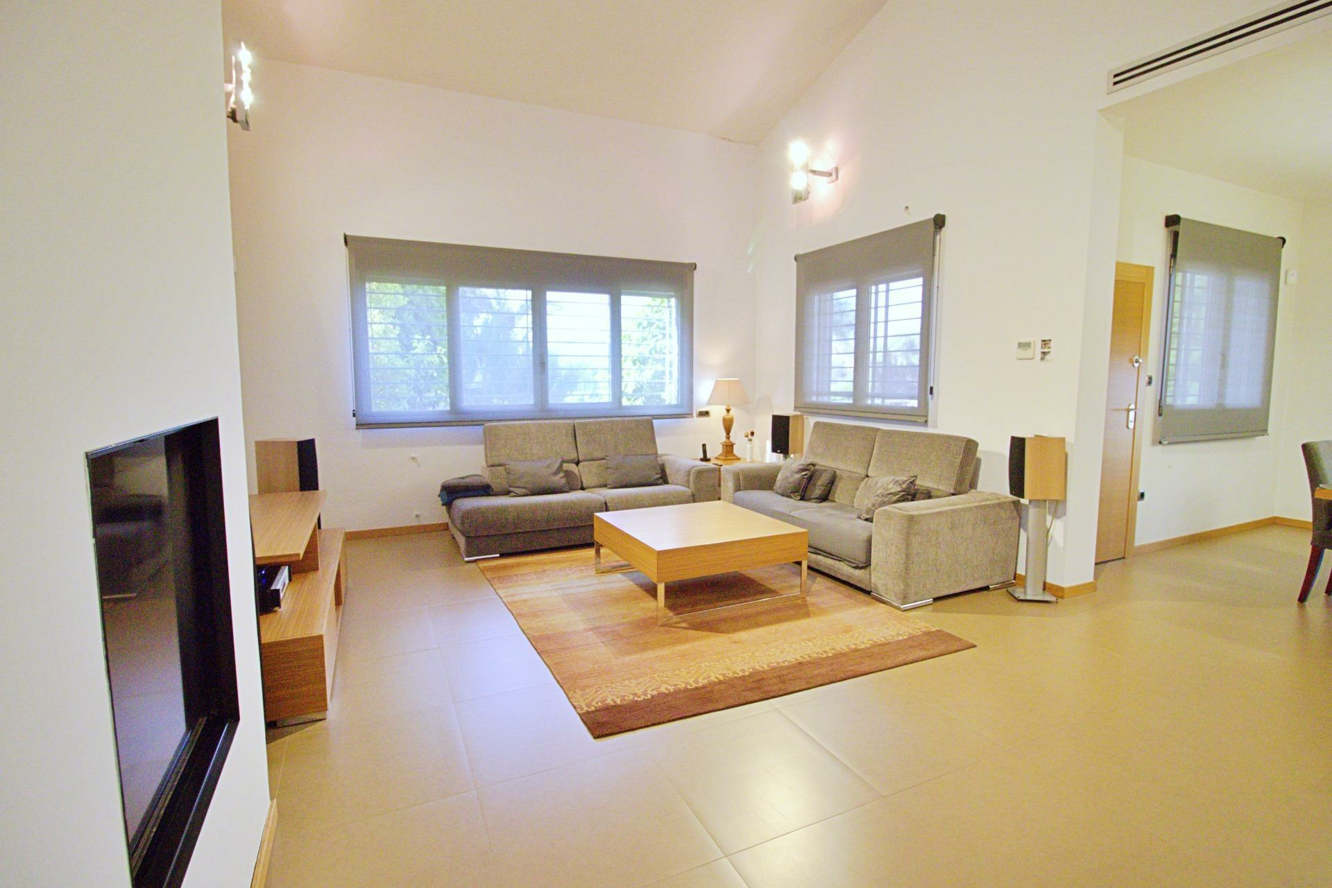 4-bedroom Villa In Peña Las Aguilas, Spain (500 M²)