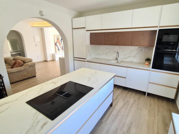 3-bedroom Villa In Almoradi, Spain (165 M²)