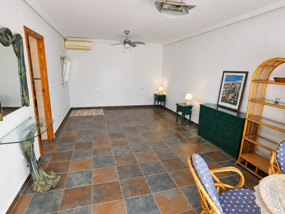3-bedroom House In Almoradi, Spain (188 M²)