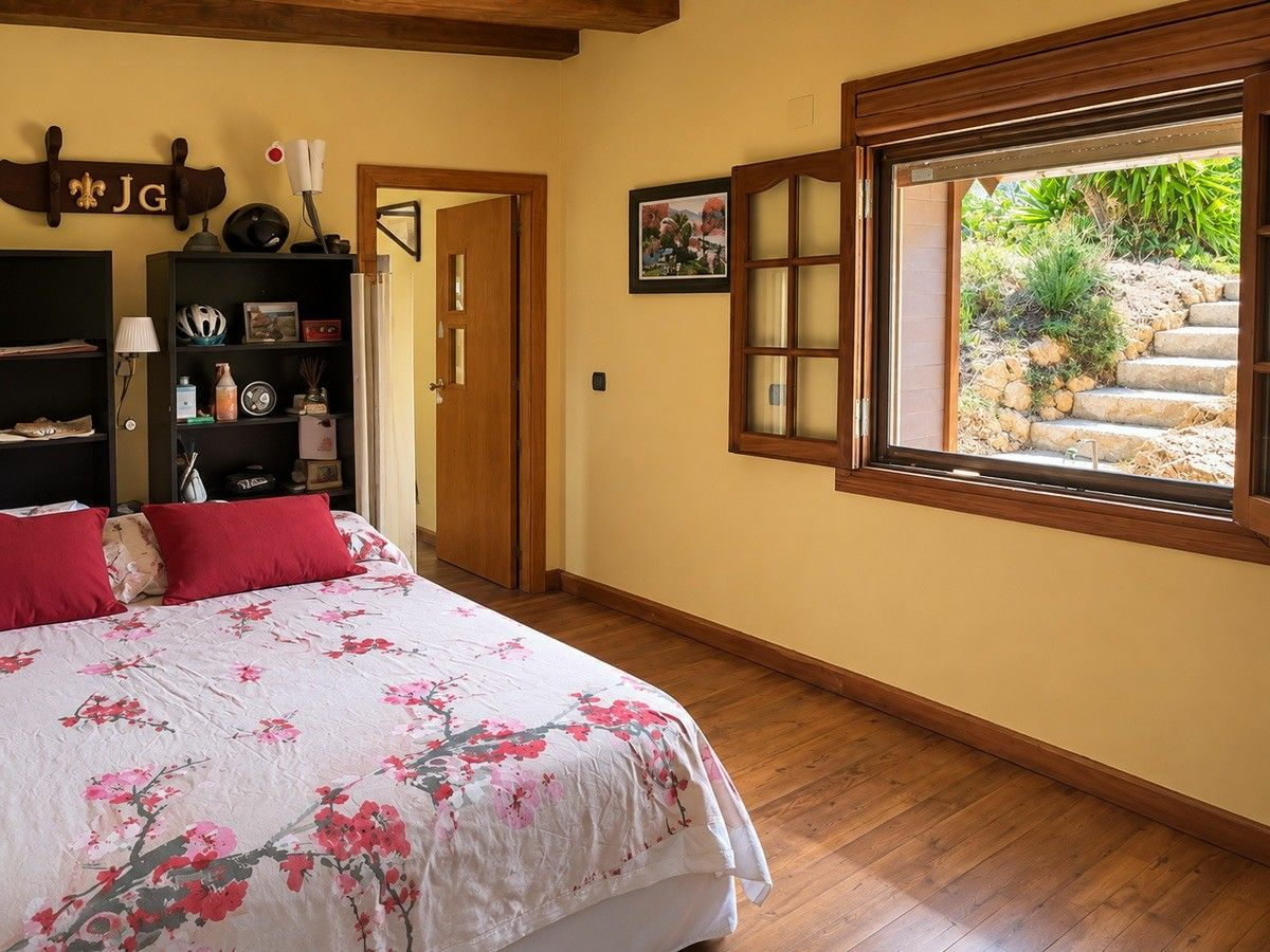 3-bedroom Villa In Murcia, Spain (284 M²)