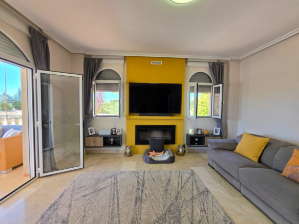 4-bedroom Villa In Pinoso, Spain (405 M²)
