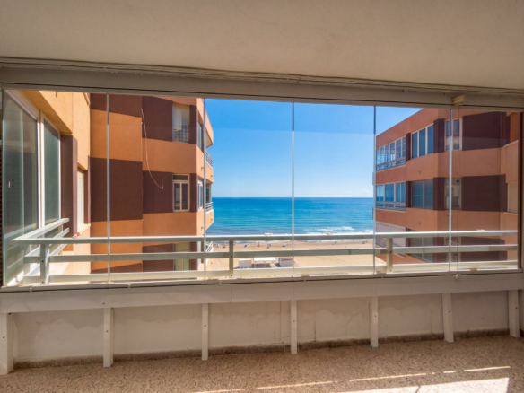 3-bedroom Apartment In Torrevieja, Spain (97 M²)