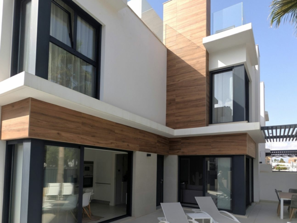 4-bedroom Villa In Santiago De La Ribera, Spain (160 M²)