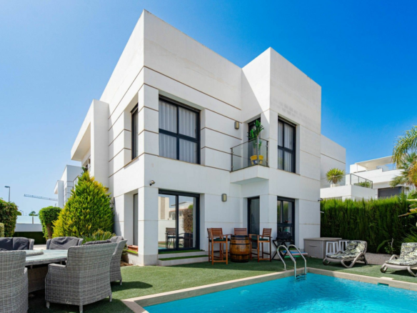 4-bedroom Villa In Rojales, Spain (166 M²)