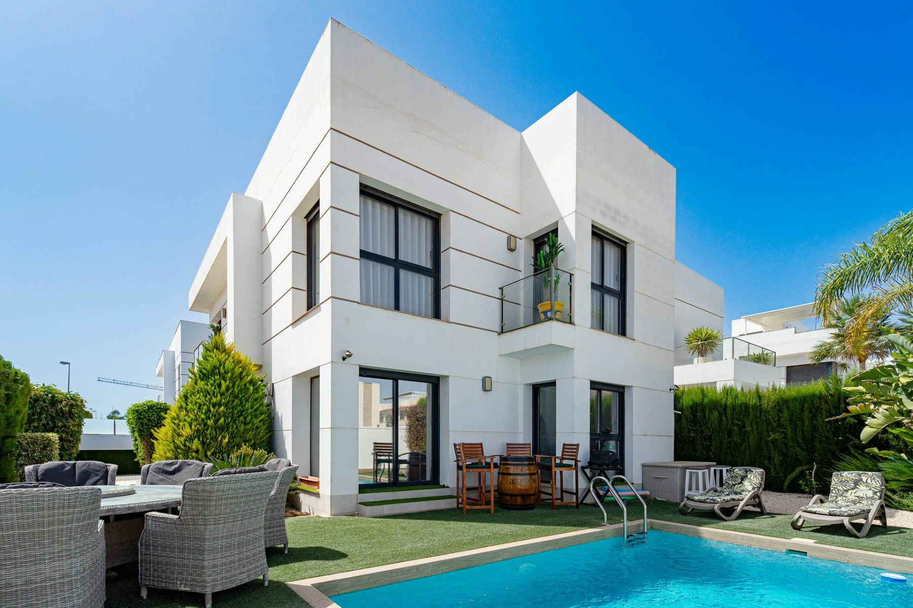 4-bedroom Villa In Rojales, Spain (166 M²)