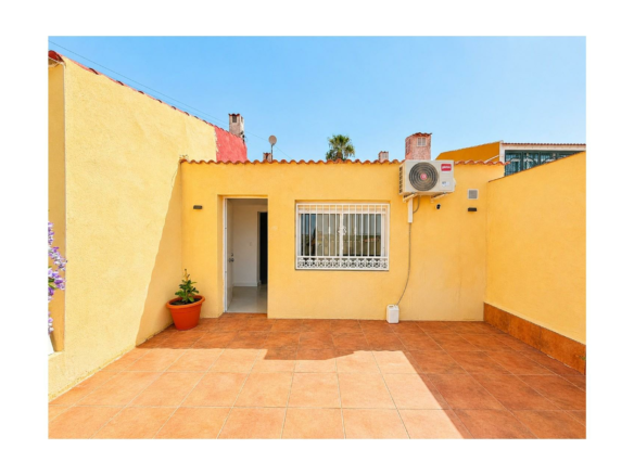 2-bedroom Bungalow In Torrevieja, Spain (70 M²)