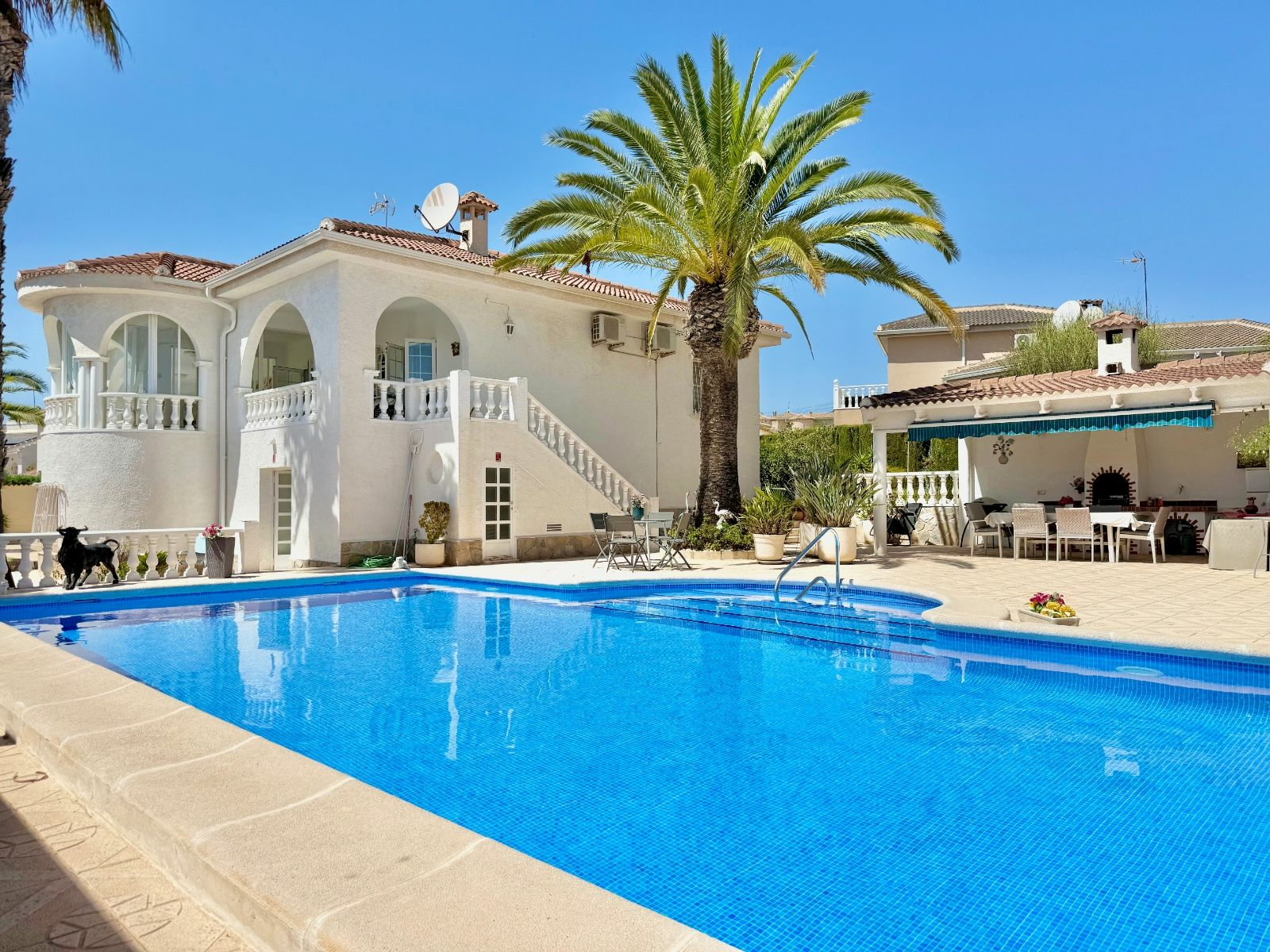4-bedroom Villa In Rojales, Spain (230 M²)