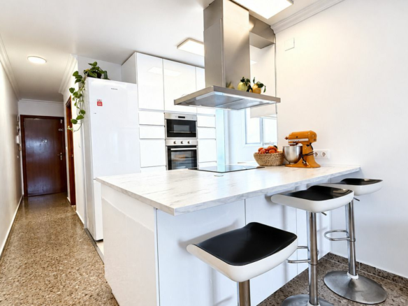 3-bedroom Apartment In Alicante, Spain