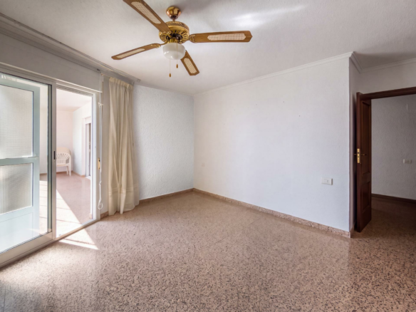 3-bedroom Apartment In Torrevieja, Spain (97 M²)