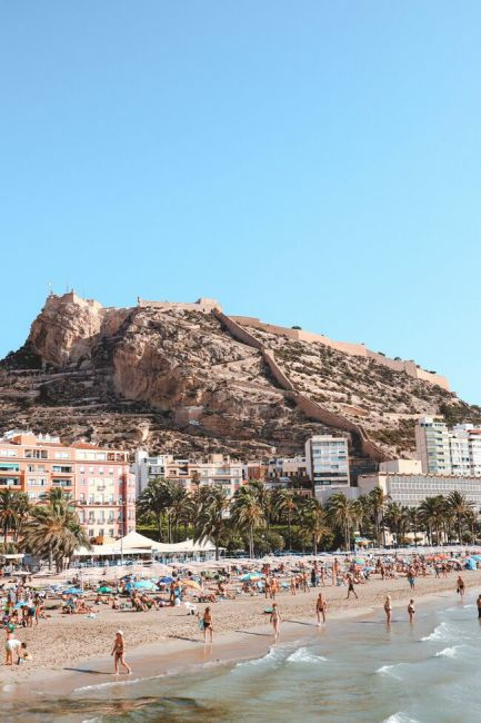 3-bedroom Apartment In Alicante, Spain