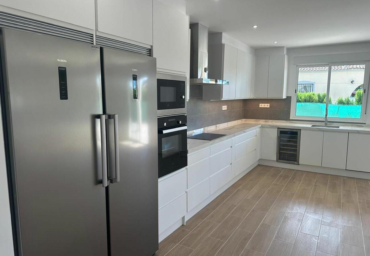 3-bedroom Villa In Crevillent, Spain