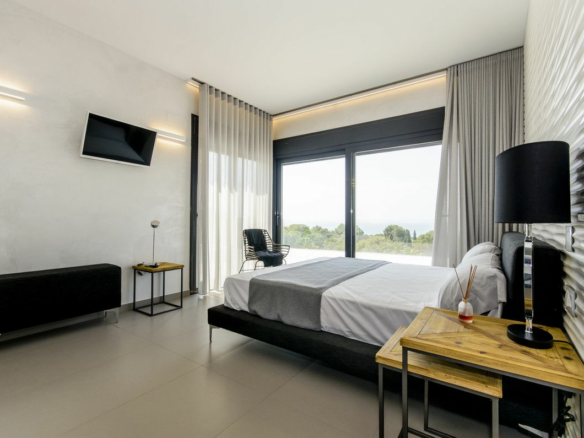 3-bedroom Villa In Orihuela Costa, Spain (243 M²)