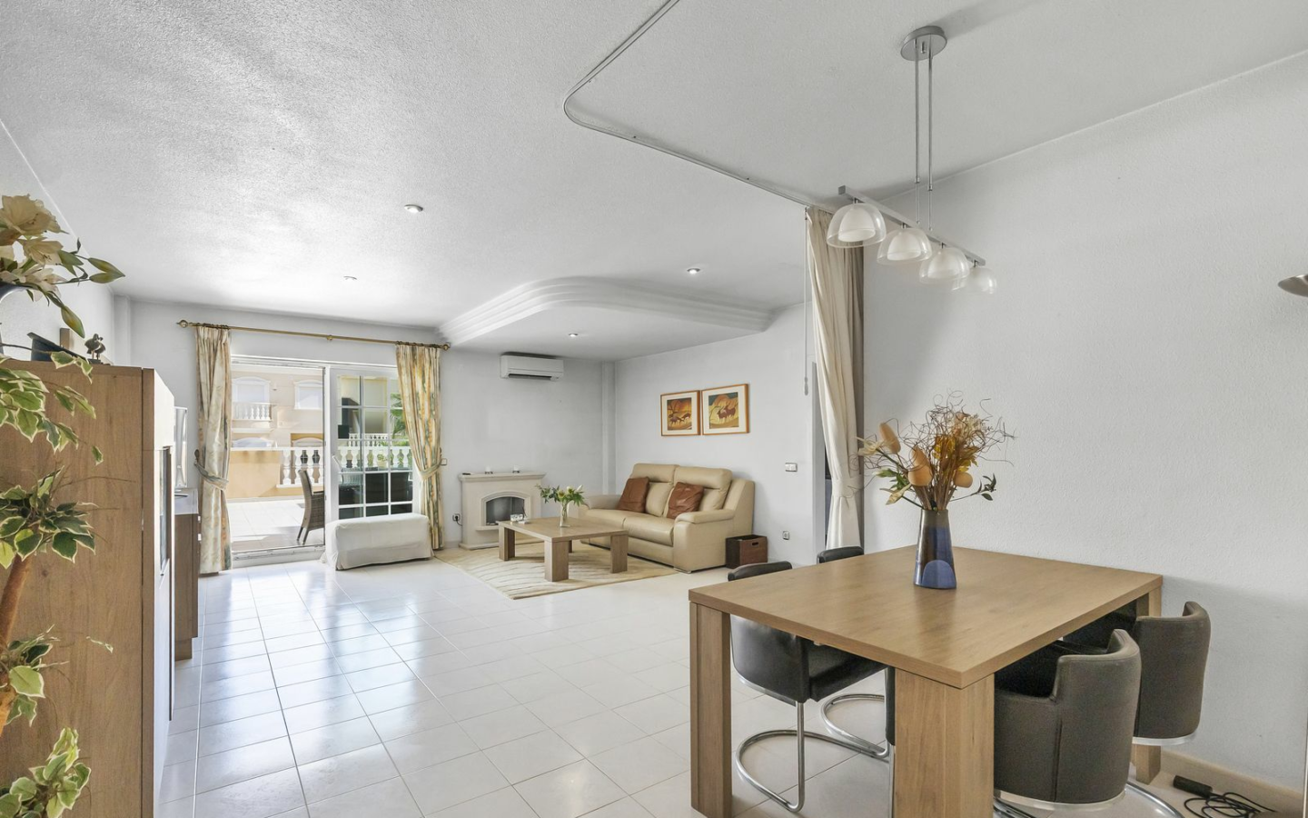 2-bedroom Apartment In Guardamar Del Segura, Spain (112 M²)