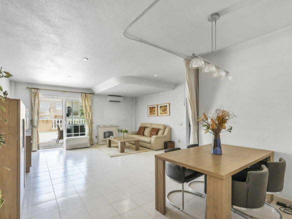 2-bedroom Apartment In Guardamar Del Segura, Spain (112 M²)
