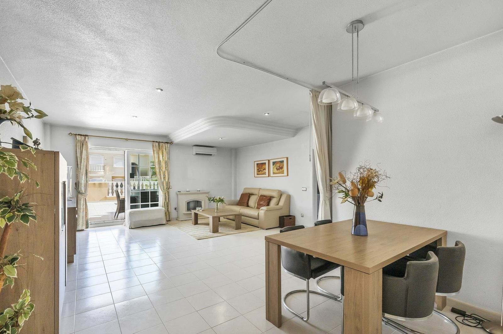 2-bedroom Apartment In Guardamar Del Segura, Spain (112 M²)