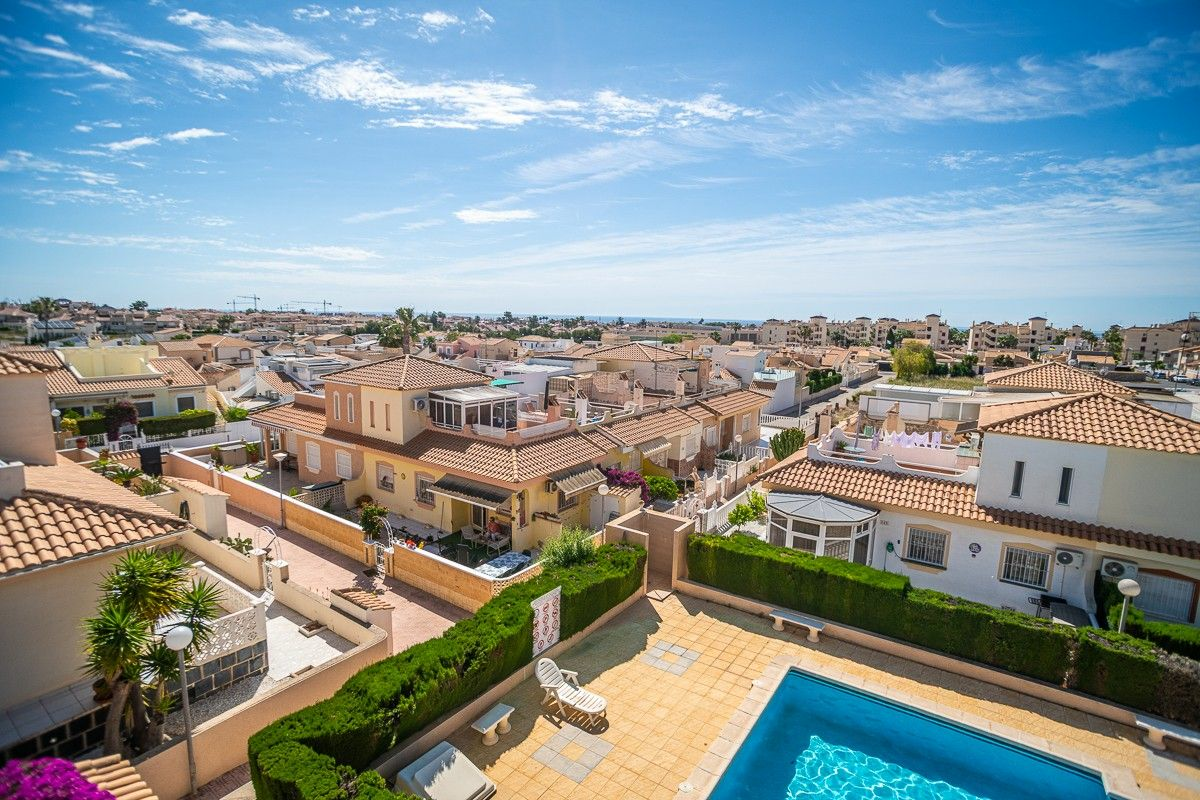 4-bedroom Apartment In Orihuela Costa, Spain (110 M²)