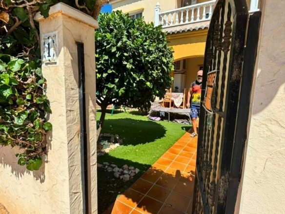 2-bedroom Villa In Orihuela Costa, Spain (68 M²)