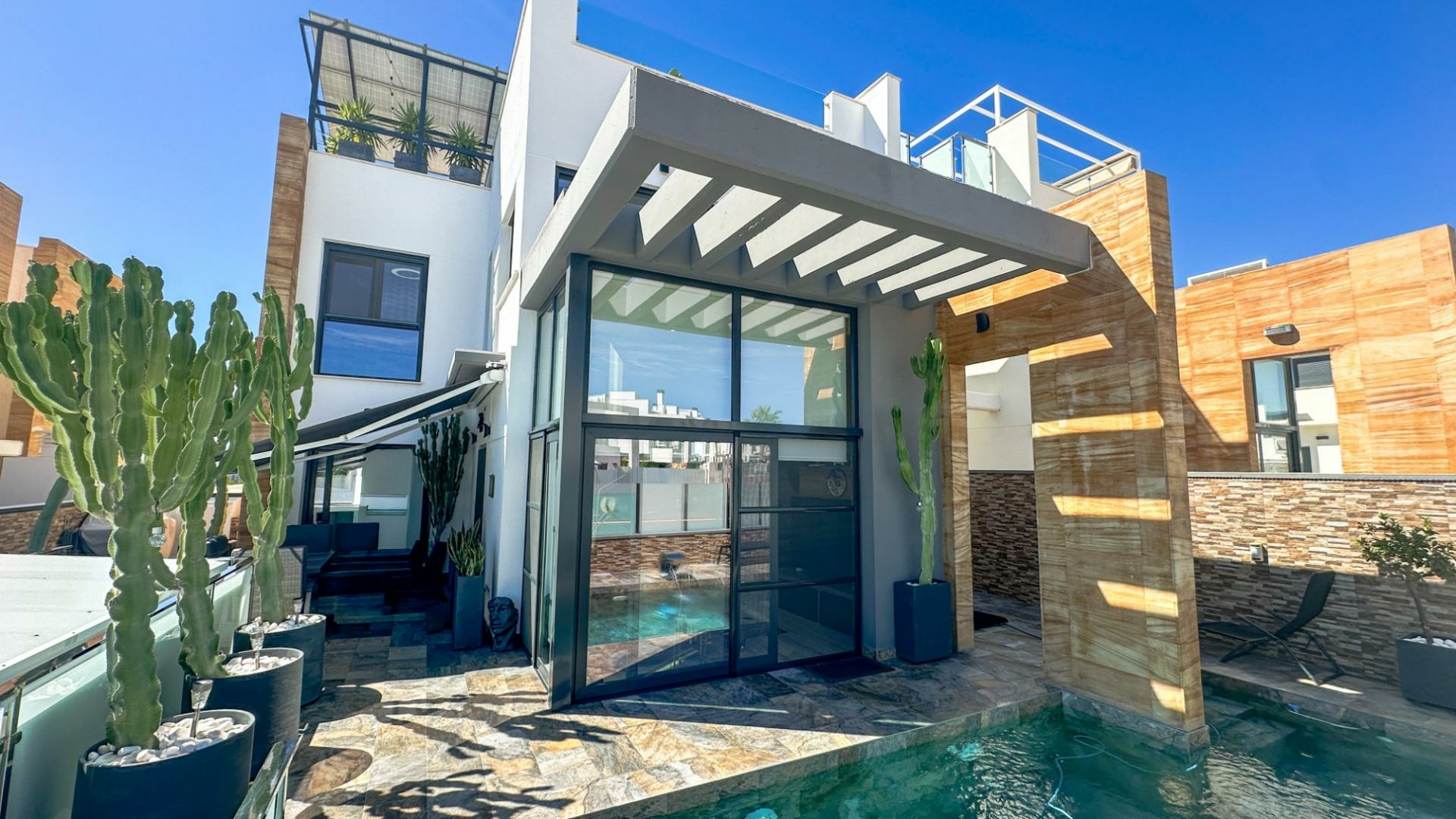 3-bedroom Villa In Orihuela Costa, Spain (127 M²)