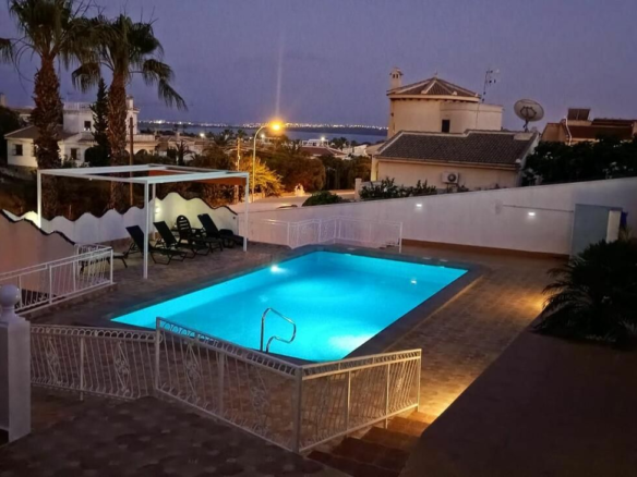 4-bedroom Villa In Almoradi, Spain (266 M²)