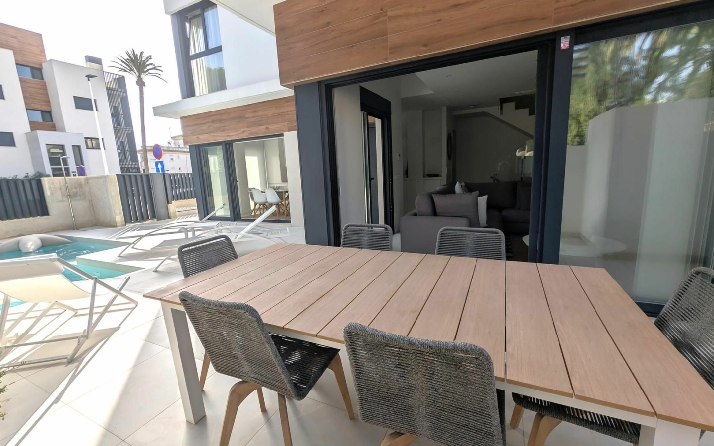 4-bedroom Villa In Santiago De La Ribera, Spain (160 M²)