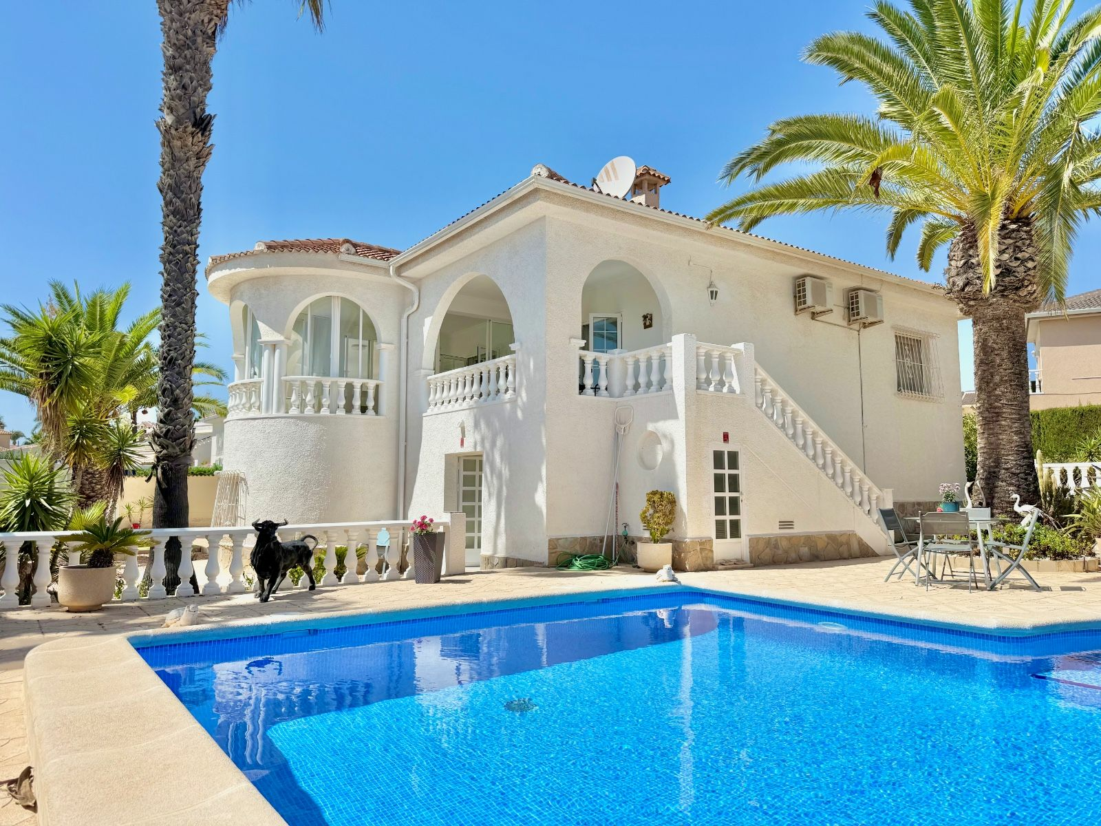 4-bedroom Villa In Rojales, Spain (230 M²)