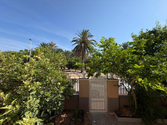 5-bedroom Villa In Santiago De La Ribera, Spain (139 M²)