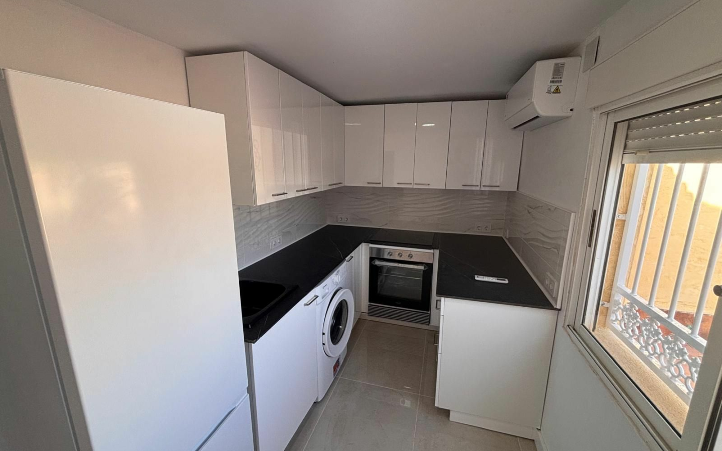 2-bedroom Bungalow In Torrevieja, Spain (70 M²)