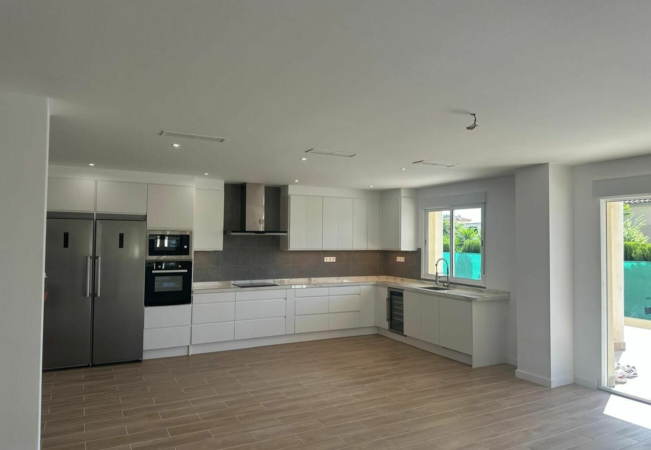 3-bedroom Villa In Crevillent, Spain