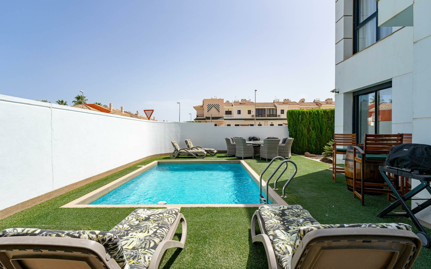 4-bedroom Villa In Rojales, Spain (166 M²)