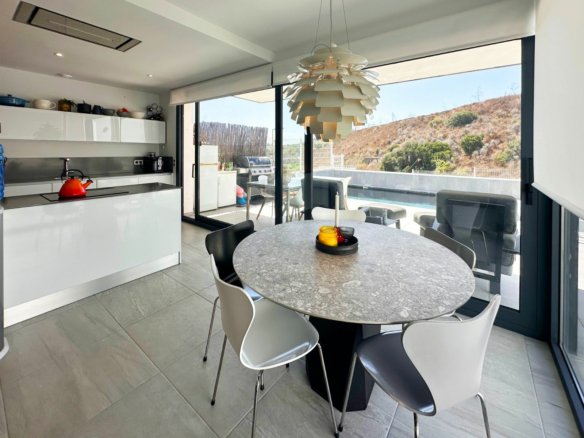 5-bedroom Villa In Daya Nueva, Spain (200 M²)