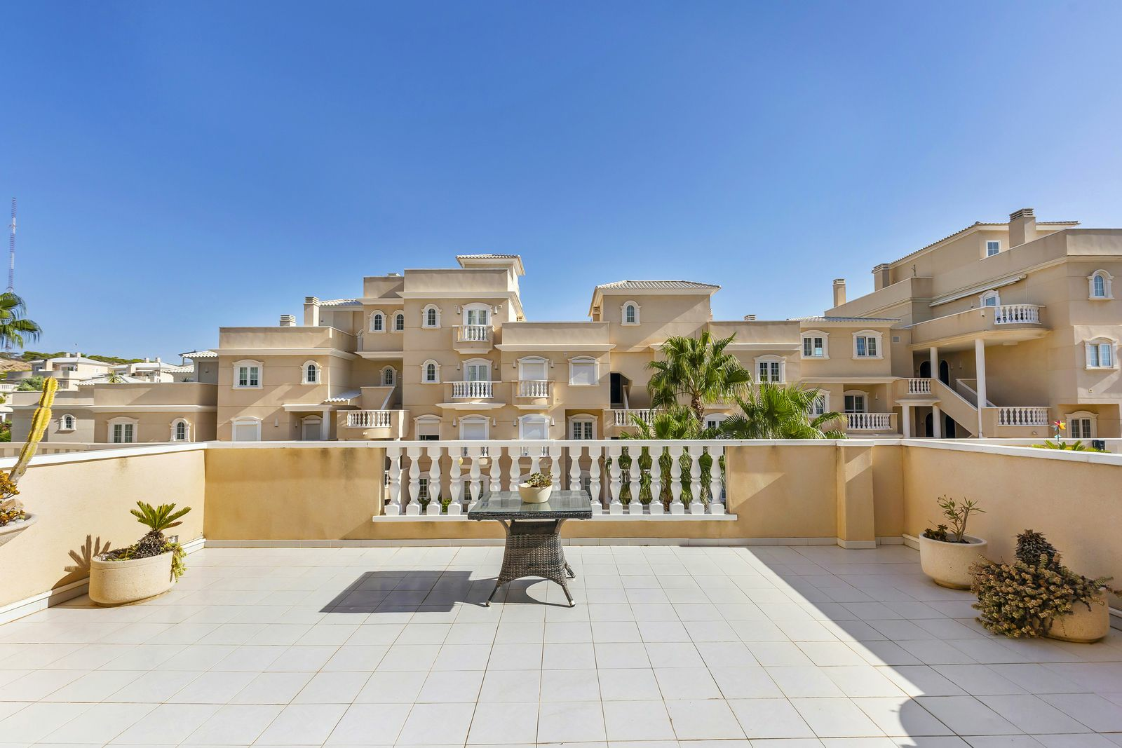 2-bedroom Apartment In Guardamar Del Segura, Spain (112 M²)