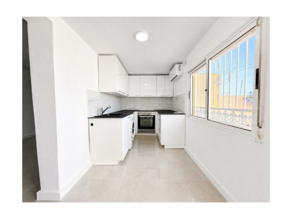 2-bedroom Bungalow In Torrevieja, Spain (70 M²)