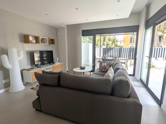 4-bedroom Villa In Santiago De La Ribera, Spain (160 M²)