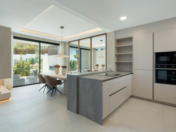 4-bedroom House In Marbella, Spain (281 M²)