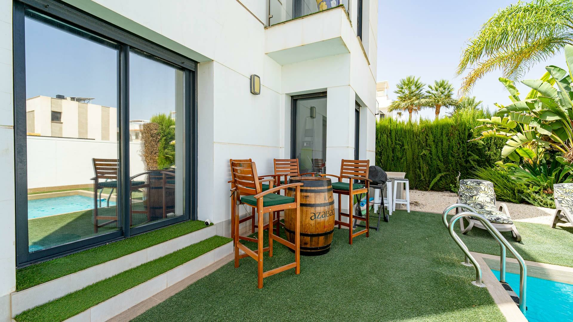 4-bedroom Villa In Rojales, Spain (166 M²)
