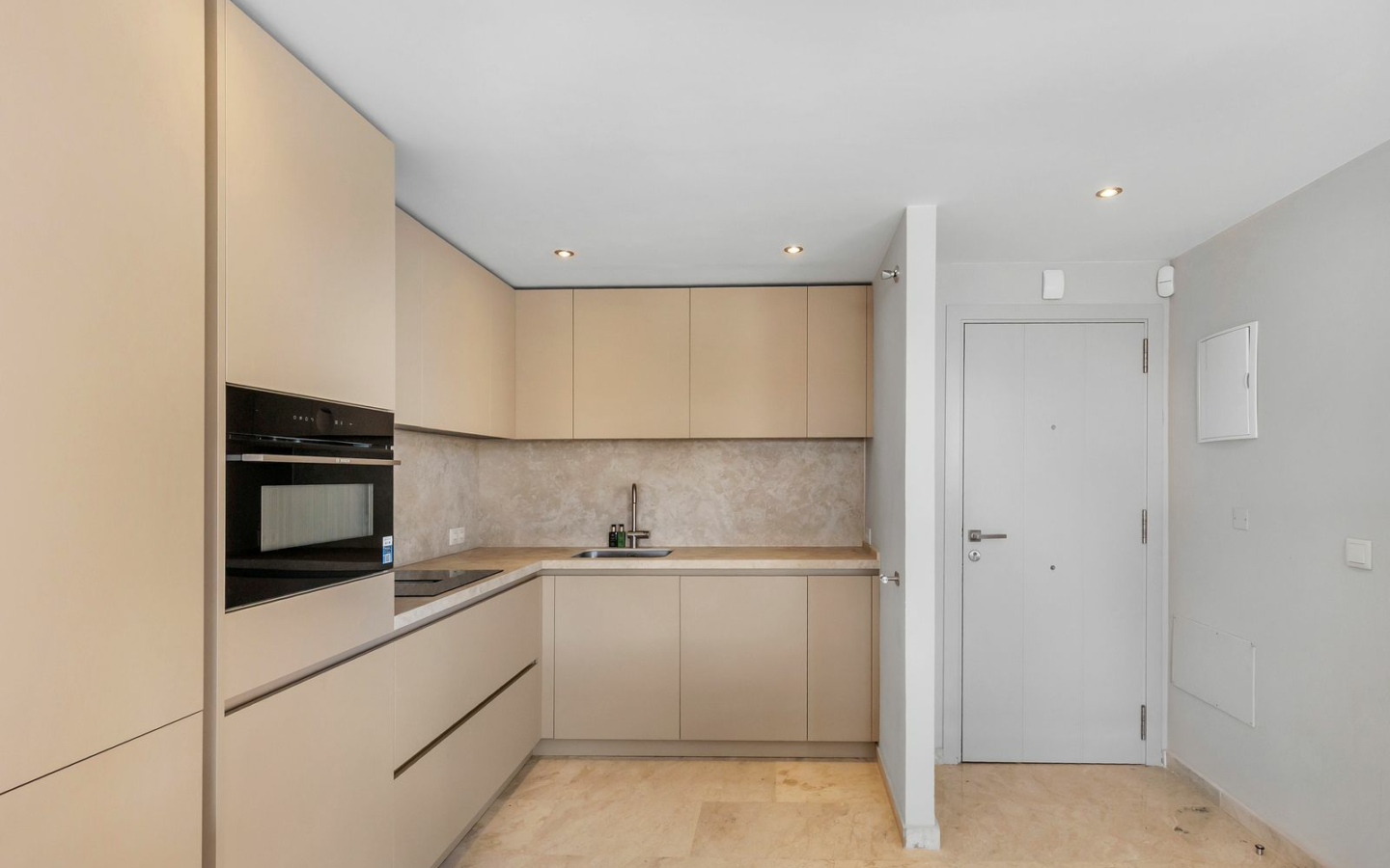 3-bedroom Apartment In Torrevieja, Spain (73 M²)
