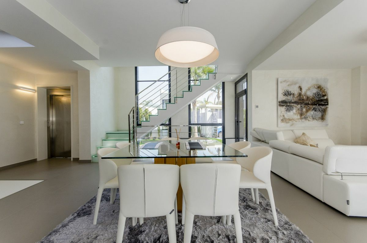 3-bedroom Villa In Orihuela Costa, Spain (243 M²)