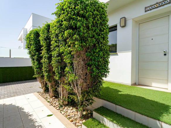 4-bedroom Villa In Rojales, Spain (166 M²)